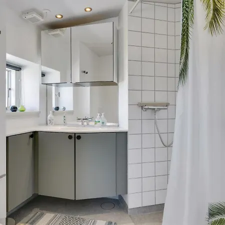 Apartment Axlan - 50m From The Sea By Interhome Tranekaer